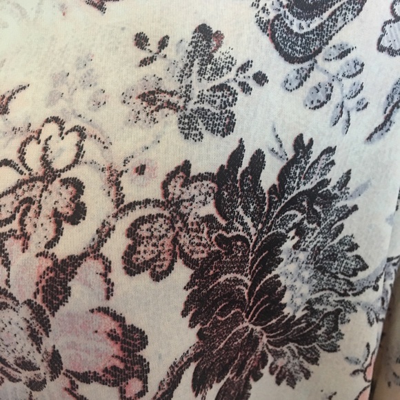 Chico’s Top - Picture 2 of 5